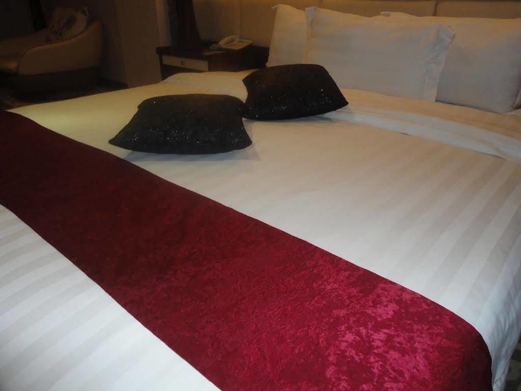 Imperial Suites Hotel Manamah Buitenkant foto
